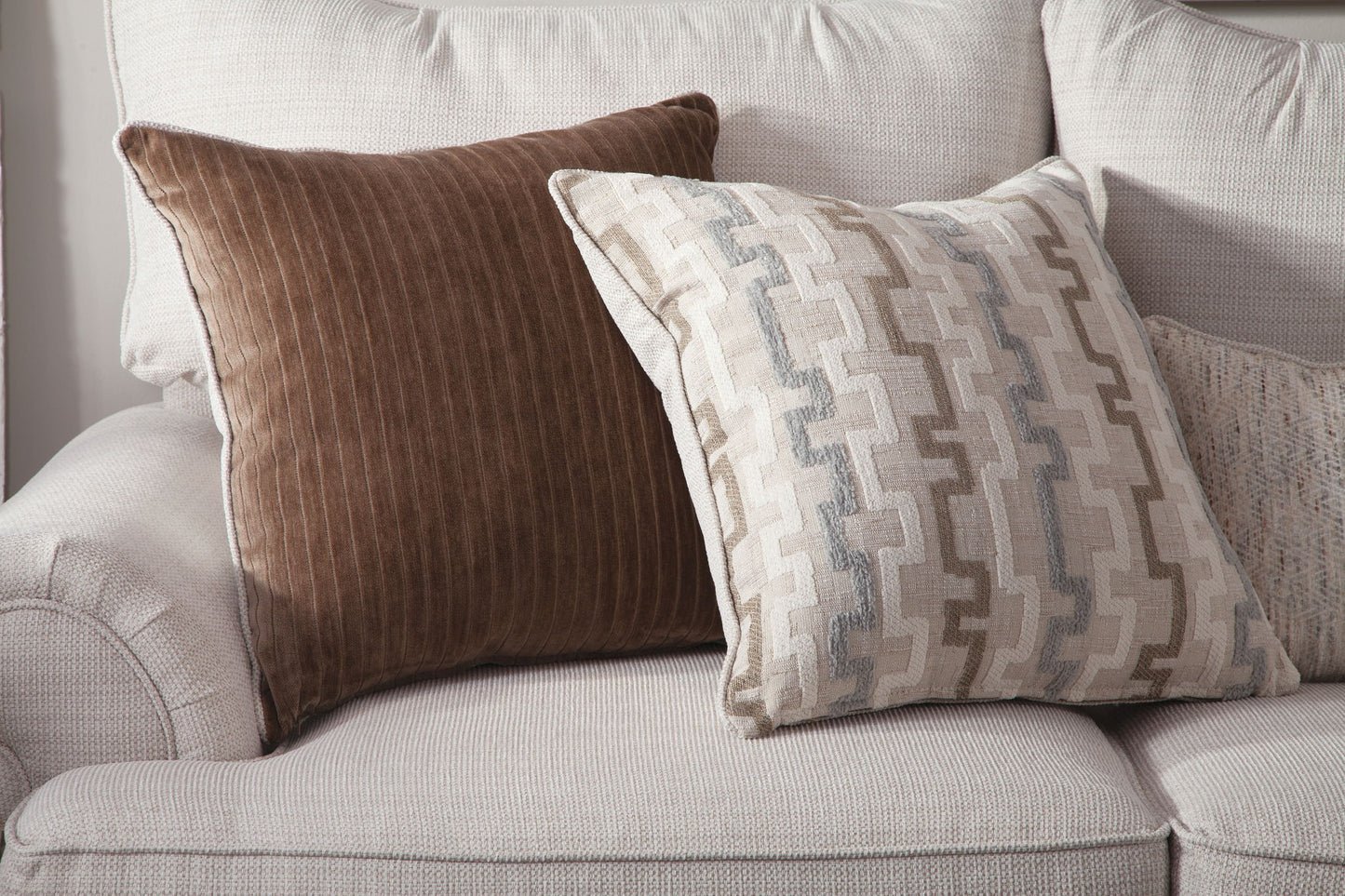 1082 Mallory Chalk Sofa