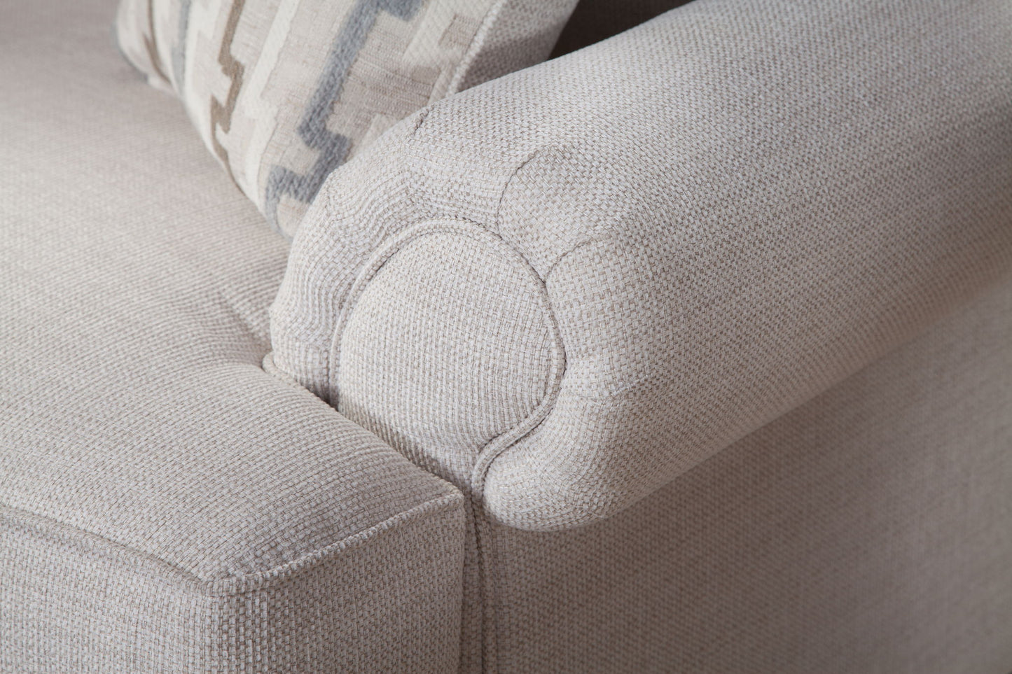 1082 Mallory Chalk Loveseat